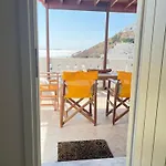 Verada House Péra Jalósz