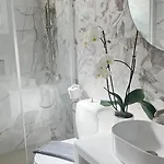 Verada House Apartman Péra Jalósz