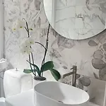 Verada House Apartman Péra Jalósz